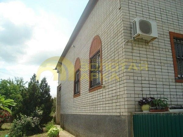 Дом с участком, 267 кв.м.