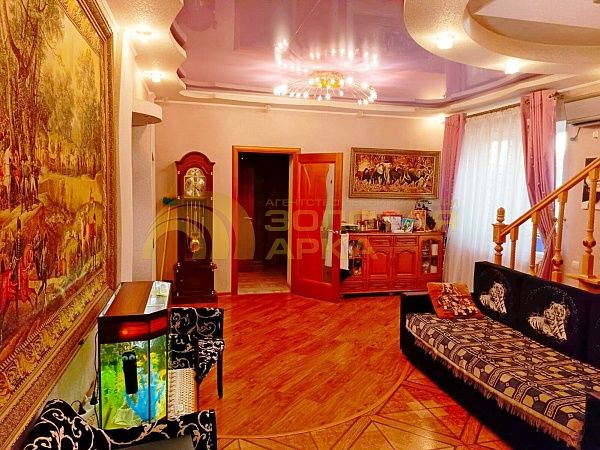 Дом с участком, 250 кв.м. Дом с участком, 250 кв.м.