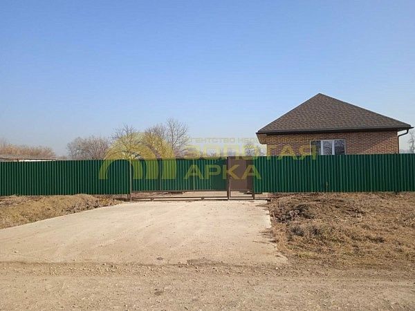 Дом с участком, 69 кв.м., улица Титова, дом 32 Дом с участком, 69 кв.м., улица Титова, дом 32