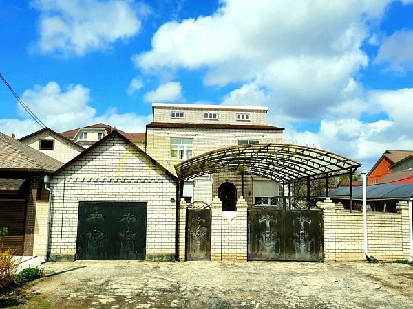 Дом, 202 кв.м., улица Парижской Коммуны