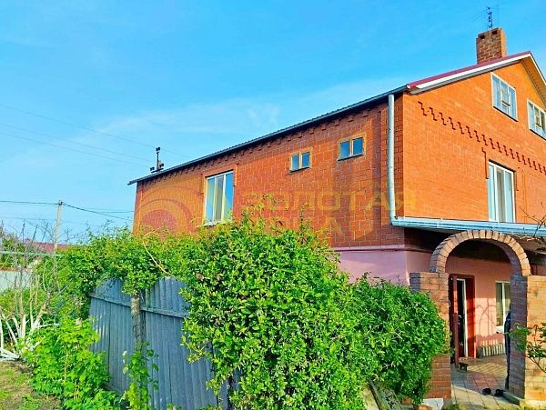 Дом с участком, 230 кв.м.