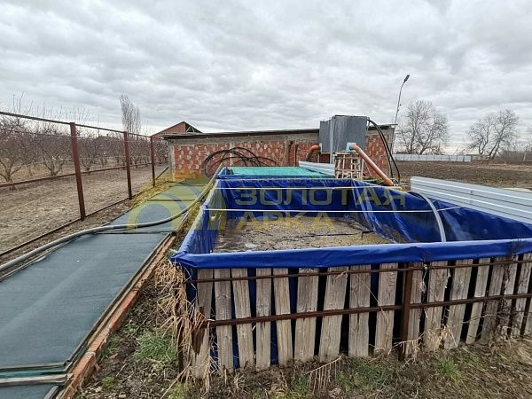 Дом с участком, 330 кв.м. Дом с участком, 330 кв.м.