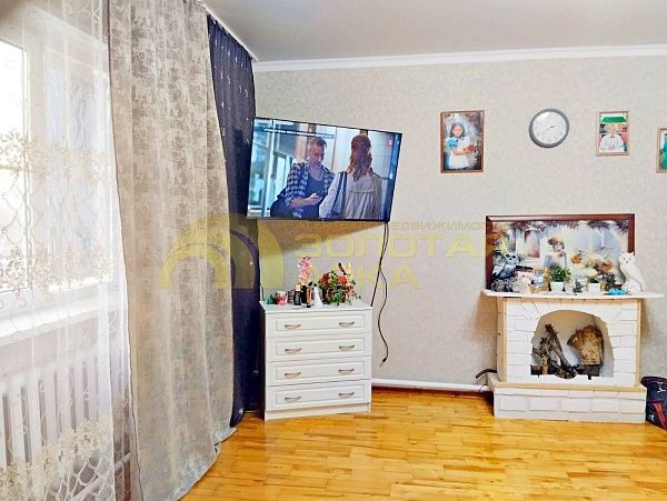 Дом с участком, 241 кв.м.