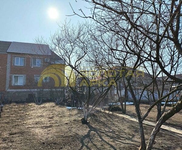 Дом с участком, 240 кв.м. Дом с участком, 240 кв.м.