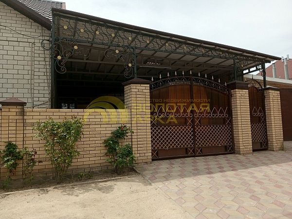 Дом с участком, 220 кв.м. Дом с участком, 220 кв.м.