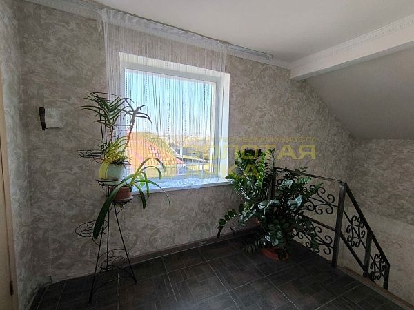 Дом с участком, 240 кв.м. Дом с участком, 240 кв.м.