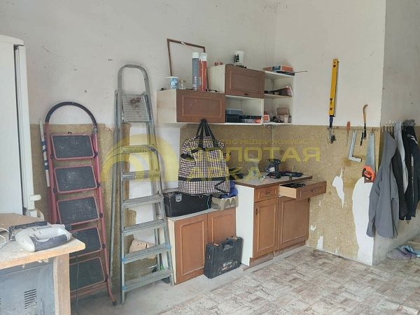 Дом с участком, 241 кв.м.