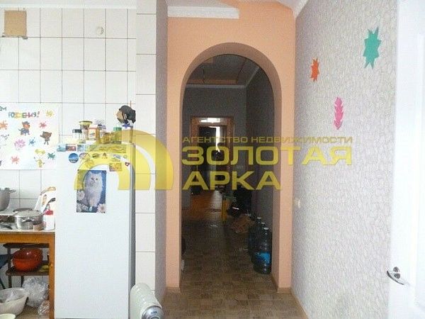 Дом с участком, 262 кв.м.