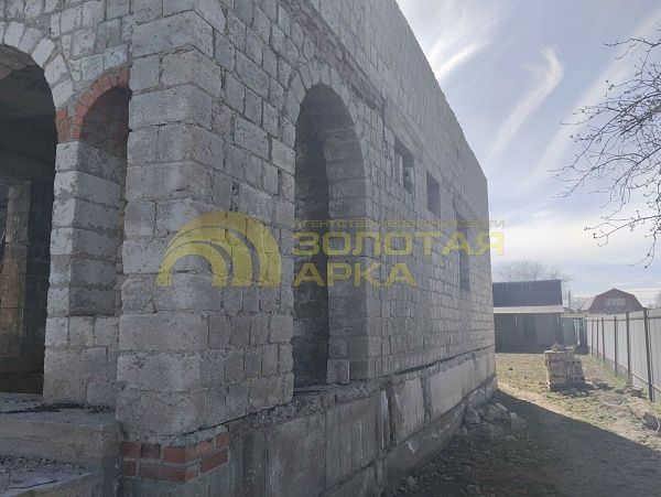 Дом с участком, 207 кв.м.