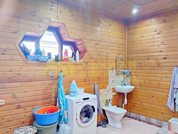 Дом с участком, 241 кв.м.