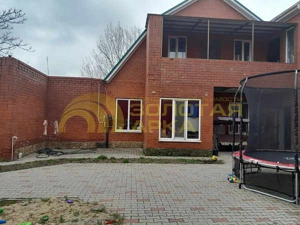 Дом с участком, 225 кв.м. Дом с участком, 225 кв.м.