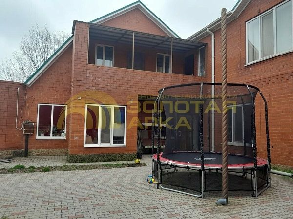 Дом с участком, 225 кв.м. Дом с участком, 225 кв.м.