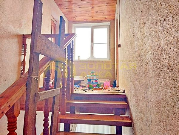 Дом с участком, 241 кв.м.