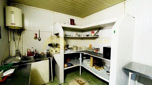 Здание, 190  кв.м, 

