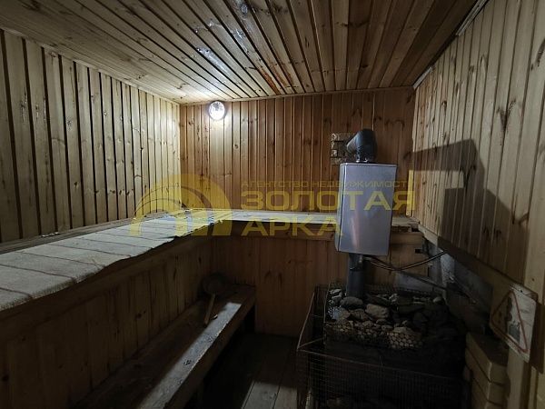 Дом с участком, 240 кв.м. Дом с участком, 240 кв.м.
