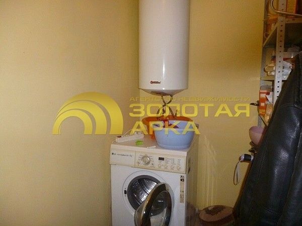 Дом с участком, 262 кв.м.