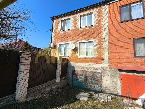 Дом с участком, 240 кв.м. Дом с участком, 240 кв.м.