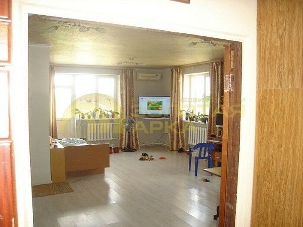 Дом с участком, 267 кв.м.