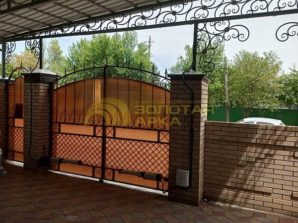 Дом с участком, 220 кв.м. Дом с участком, 220 кв.м.