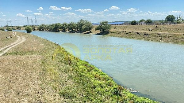 Земли коммерческого назначения, 226  сотка, 
