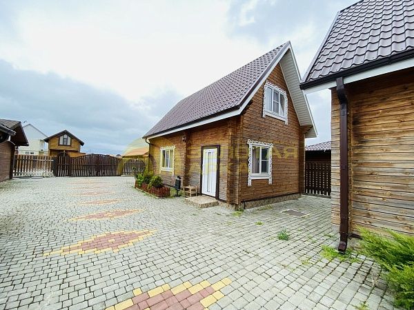 Дом с участком, 700 кв.м. Дом с участком, 700 кв.м.