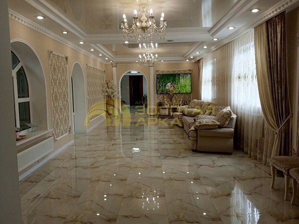 Дом с участком, 220 кв.м., Краснодарский край, Темрюкский район, Старотитаровская Дом с участком, 220 кв.м., Краснодарский край, Темрюкский район, Старотитаровская