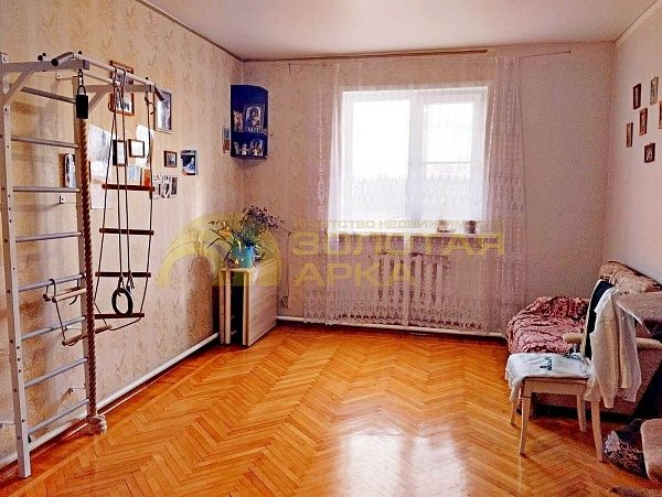 Дом с участком, 241 кв.м.