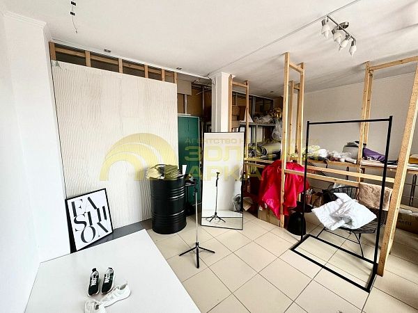 Торговые помещения, 100  кв. м, 
