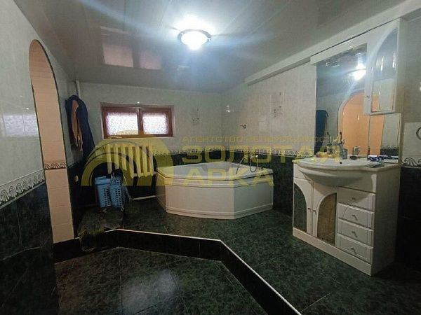Дом, 330 кв.м.