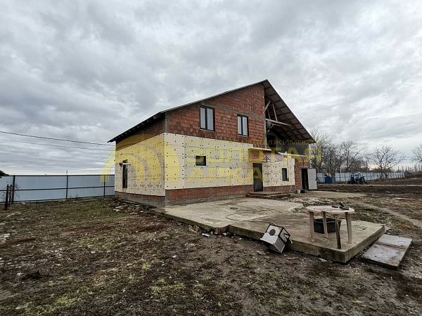 Дом с участком, 330 кв.м. Дом с участком, 330 кв.м.