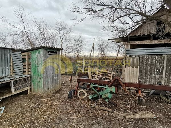 Дом с участком, 330 кв.м. Дом с участком, 330 кв.м.
