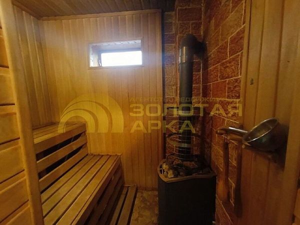 Дом, 330 кв.м.