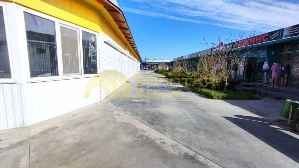 Торговые помещения, 144.8  кв. м, 
