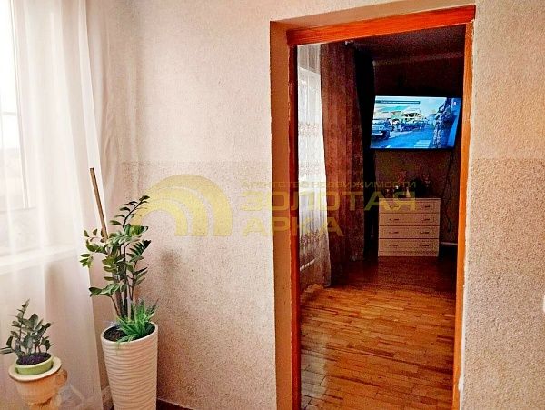 Дом с участком, 241 кв.м.