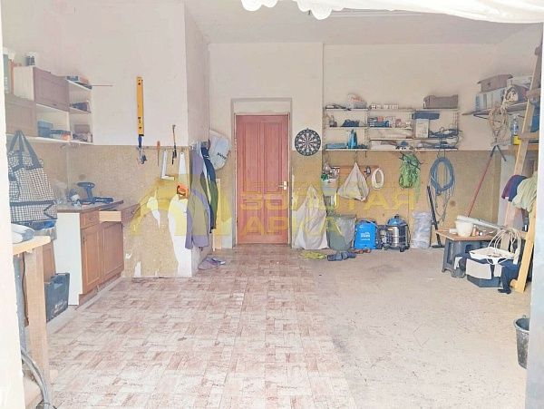 Дом с участком, 241 кв.м.