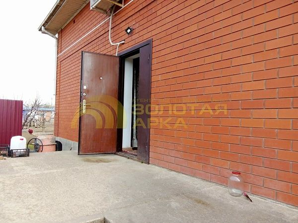 Дом с участком, 340 кв.м. Дом с участком, 340 кв.м.