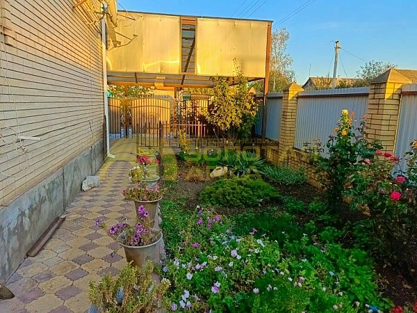 Дом с участком, 250 кв.м. Дом с участком, 250 кв.м.