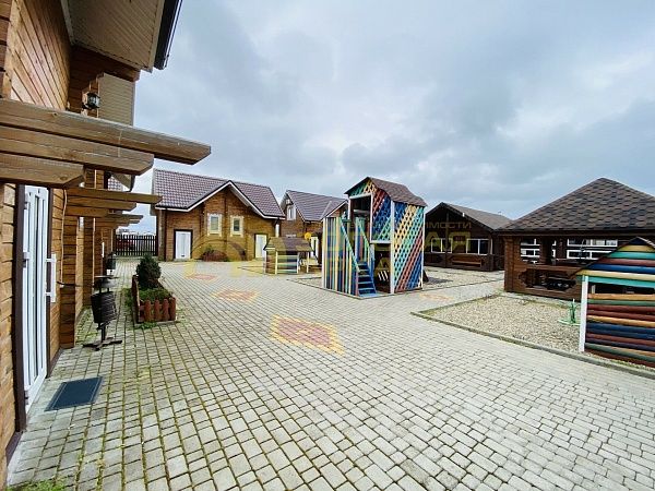 Дом с участком, 700 кв.м. Дом с участком, 700 кв.м.