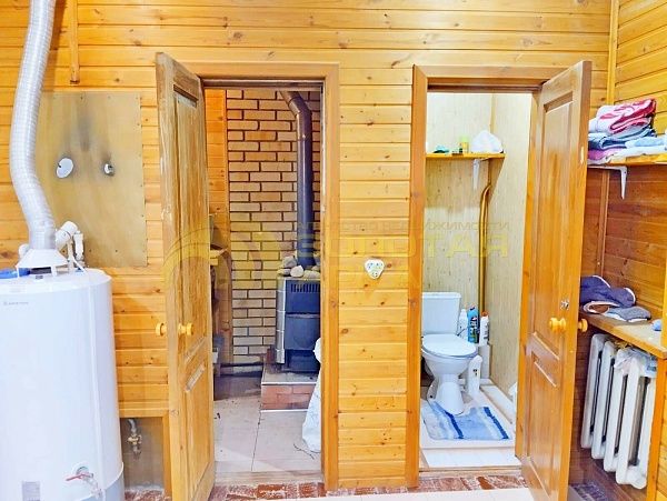 Дом с участком, 241 кв.м.