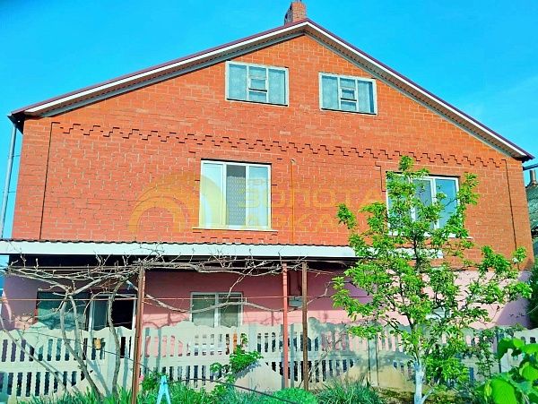 Дом с участком, 230 кв.м.
