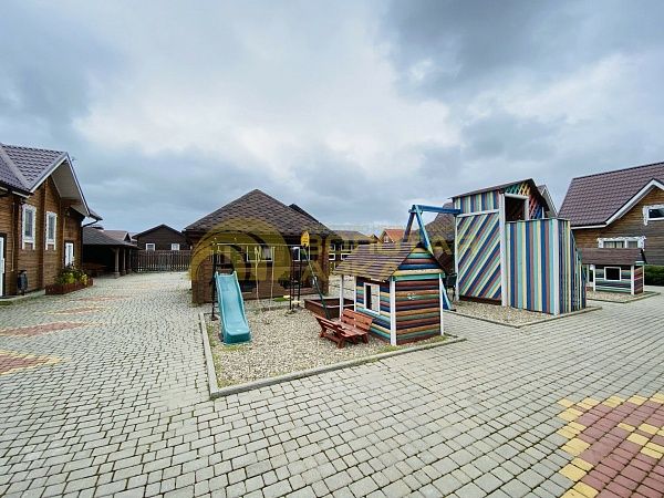 Дом с участком, 700 кв.м. Дом с участком, 700 кв.м.