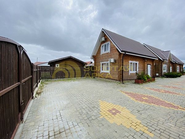 Дом с участком, 700 кв.м. Дом с участком, 700 кв.м.