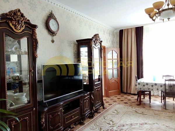 Дом с участком, 340 кв.м. Дом с участком, 340 кв.м.