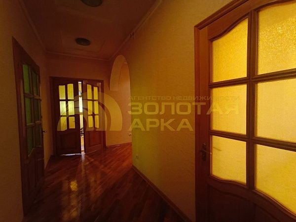Дом, 330 кв.м.