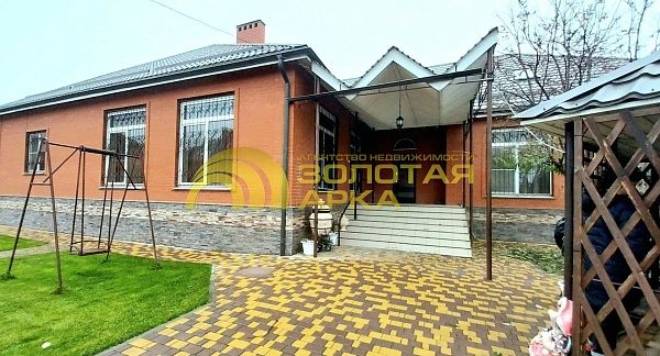 Дом с участком, 508 кв.м. Дом с участком, 508 кв.м.