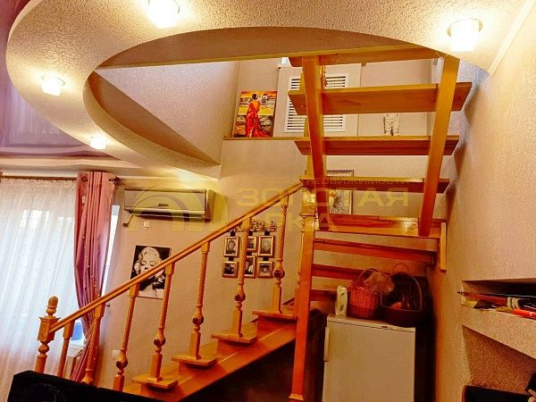 Дом с участком, 250 кв.м. Дом с участком, 250 кв.м.