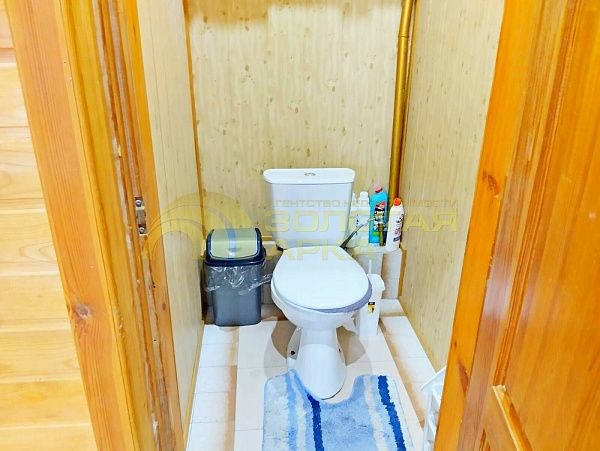 Дом с участком, 241 кв.м.