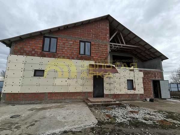 Дом с участком, 330 кв.м. Дом с участком, 330 кв.м.