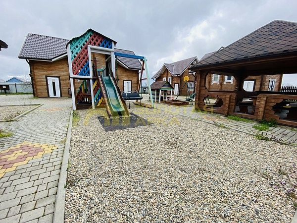 Дом с участком, 700 кв.м. Дом с участком, 700 кв.м.