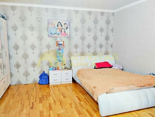 Дом с участком, 241 кв.м.